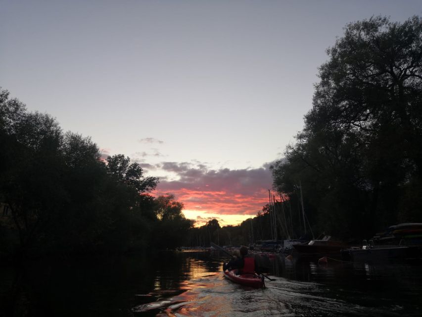 Stockholm Evening Kayak with BBQ. - The colors of Stockholm at sunset