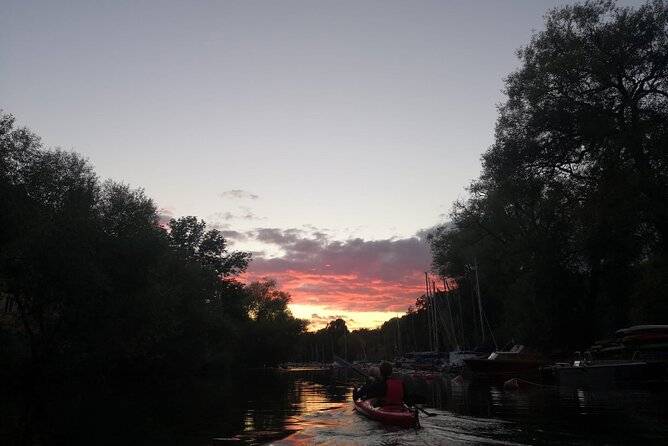 Stockholm Evening Kayak with BBQ - Small Group - Why this evening kayak tour feels different