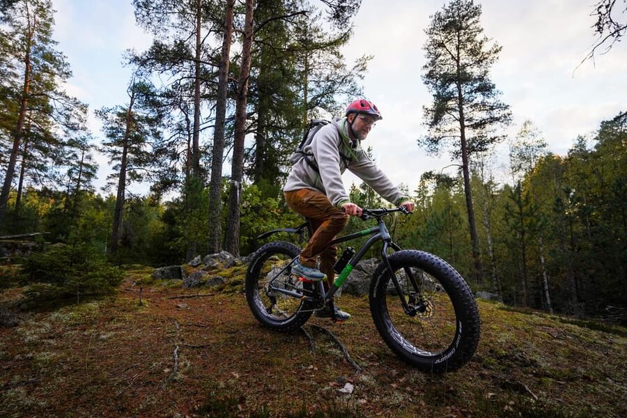 Stockholm: Fat Bike Forest Adventure with Lunch and Sauna - What the fat bike feels like on the trail