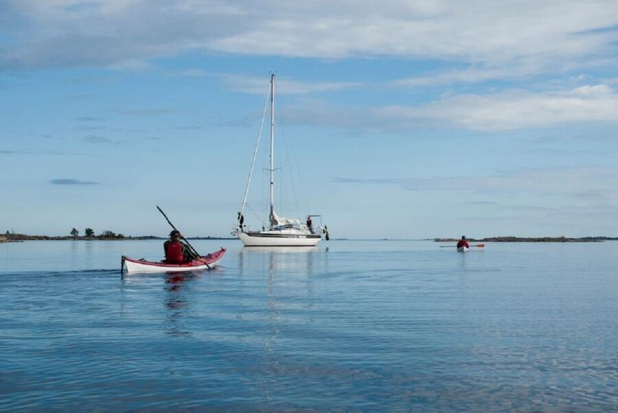 Stockholm: Full-Day Archipelago Kayaking Adventure - Lunch on a private island