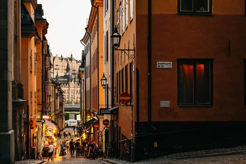 Stockholm: Ghost Walk and Historical Tour - Why Gamla Stan works so well for a ghost walk