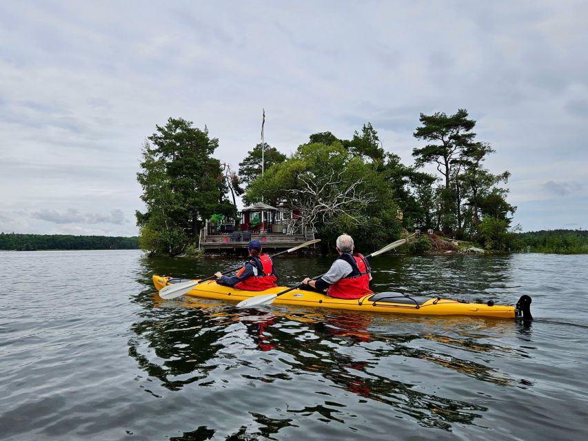 Stockholm: Guided Kayak Tour to Drottningholm Royal Palace - Seeing Drottningholm Palace from the lake