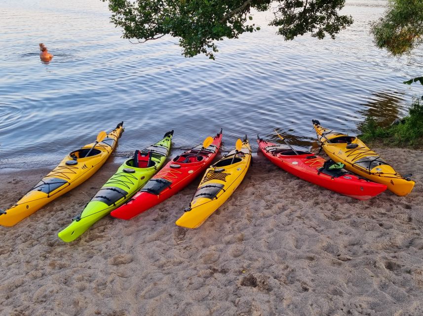 Stockholm: Guided Kayak Tour to Drottningholm Royal Palace - Meeting at Riddarholmen and riding out of the city