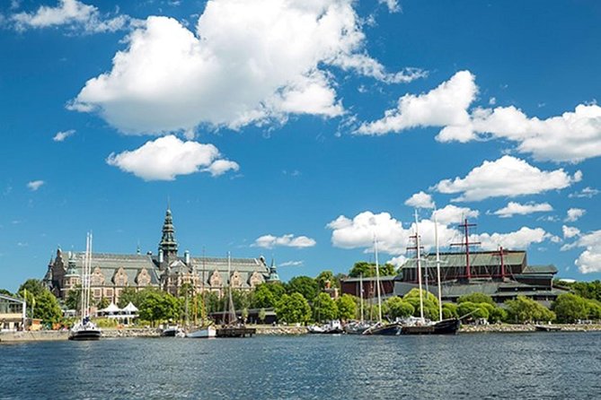 Stockholm: Highlights Boat Tour - Gamla Stan, Södermalm, and the historic center