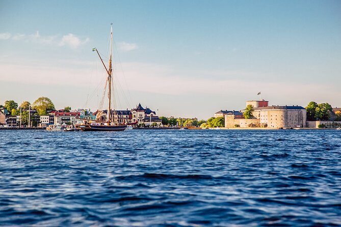 Stockholm: Kayaking tour around Vaxholm Archipelago with Fika - Norrhamnen’s cottages and homemade cakes