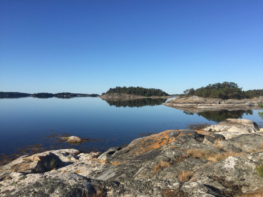 Stockholm: Morning Kayak Tour in the Archipelago with Lunch - The first 20 minutes: safety and paddling basics