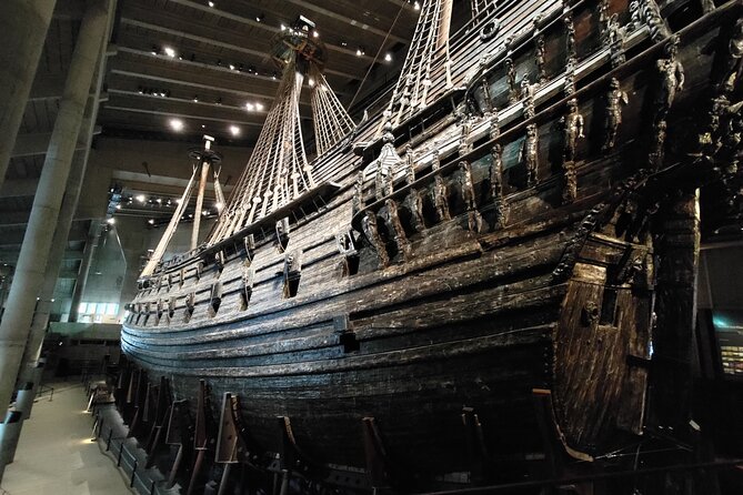 Stockholm Must See - Old Town, boat + Vasa Museum 3h small group - The harbor walk and ferry to Djurgården