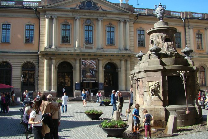 Stockholm Old Town and the Vasa Museum, a Small Group Walking Tour. - Meeting the Vasa after its 333-year wait