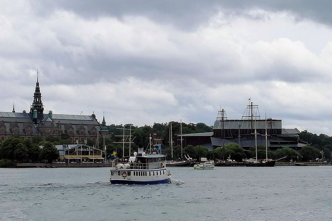 Stockholm Old Town and the Viking Museum, a Small Group Walking Tour - Tiny statues and the famous Stortorget square