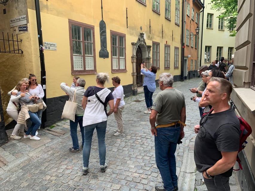 Stockholm: Old Town Guided Walking Tour (English / Deutsch) - Västerlånggatan and Svartmangatan