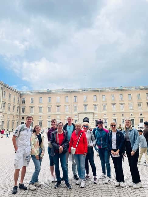 Stockholm: Old Town Guided Walking Tour (English / Deutsch) - Stortorget and the Stockholm Bloodbath