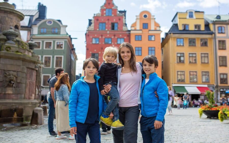 Stockholm: Old Town Highlights Private Walking Tour - Nobel prizes, Swedish royalty, and the political center