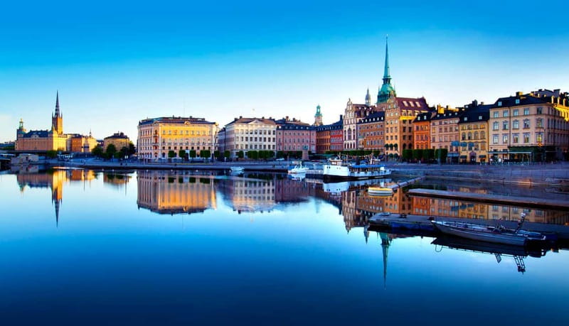 Stockholm: Old Town Historical Walking Tour - Stortorget and the stories behind the postcard view
