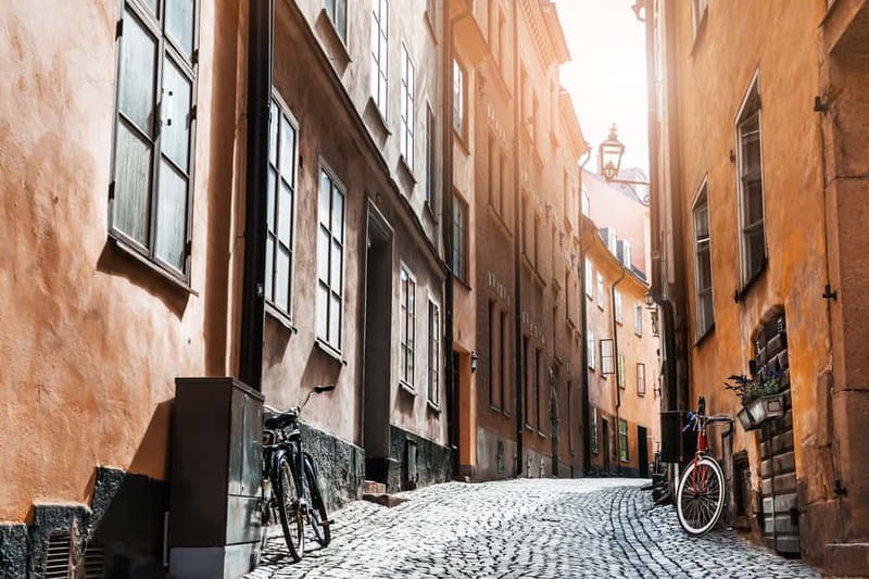 Stockholm: Old Town Historical Walking Tour - Cobblestones, colored façades, and a city built in layers