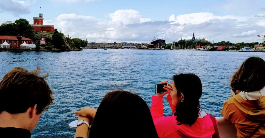 Stockholm: Old Town Walking Tour and the Vasa Museum - Starting at Munkbrogatan 8 and Riddarholmen