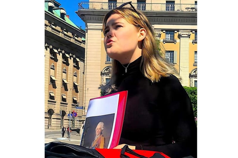 Stockholm: Old Town Walking Tour with Local Guide - Finding Mälartorget and the right subway exit
