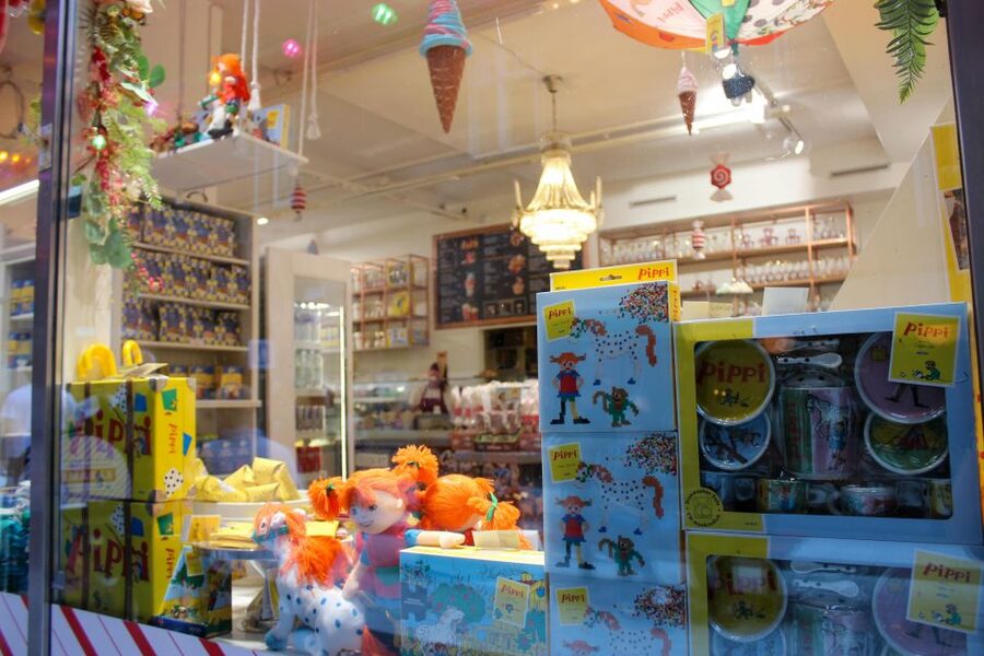 Stockholm: Personalized Guided Tour for Families - Weather, strollers, and practical limits