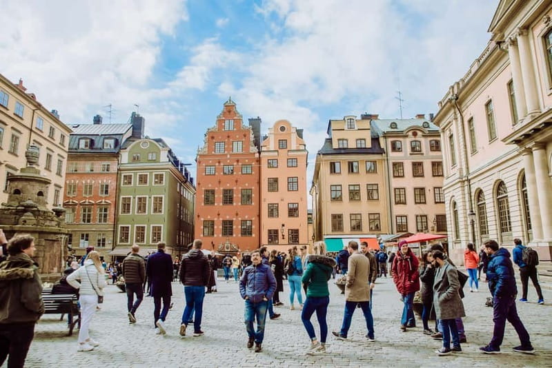 Stockholm: Private Highlights and Hidden Gems Tour - Starting in Gamla Stan and the Royal Palace
