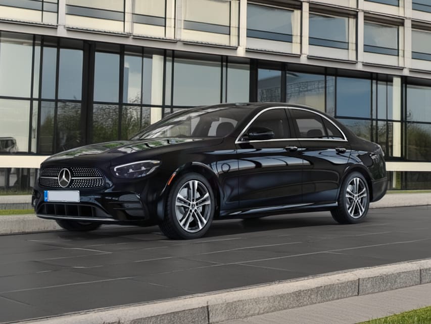Stockholm- Private transfer to/from Arlanda Airport and city - Who will get the most from this transfer