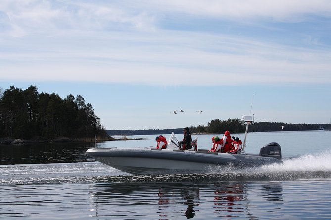 Stockholm RIB Speed Boat Tour - The moment Fjäderholmarna changes the ride