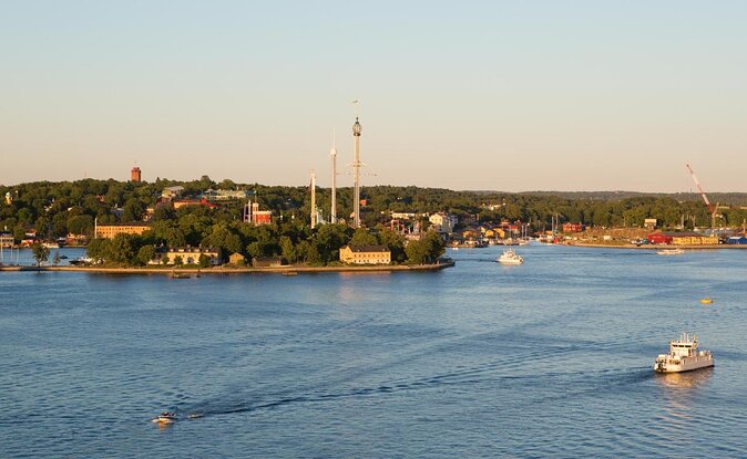 Stockholm: Royal Djurgården Boat Tour - Choosing your seat for photos and comfort