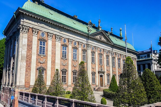 Stockholm Royal Palace Museums Gamla Stan Skip-the-line Tour - What the guides add to the experience