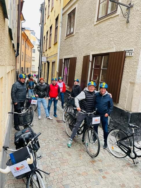 Stockholm's Best Bike Tour! (English / Deutsch) - From Vasagatan to Stockholm City Hall