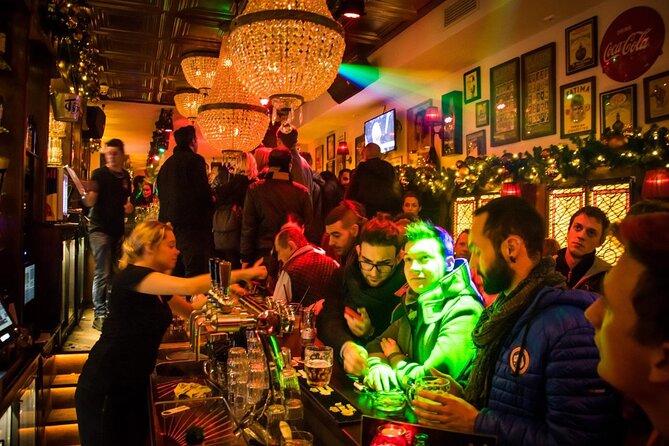 Stockholm: The Original Pub Crawl with Shots + VIP Club Access - Where the experience works best
