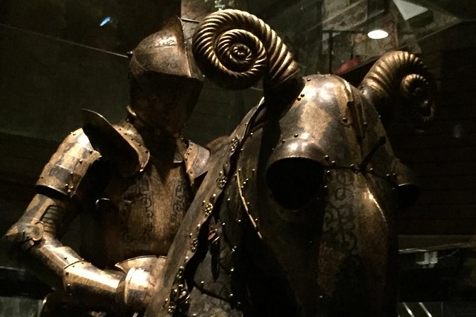 Stockholm Top attractions all-inclusive Gran Tour - The Royal Palace brings the tour back downtown