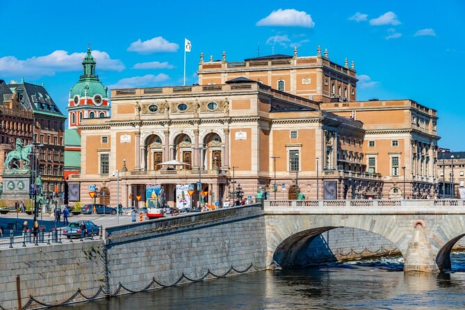 Stockholm Troll Hunt: Self-Guided Old Town Adventure - Den Gyldene Freden and Stockholm’s dining past