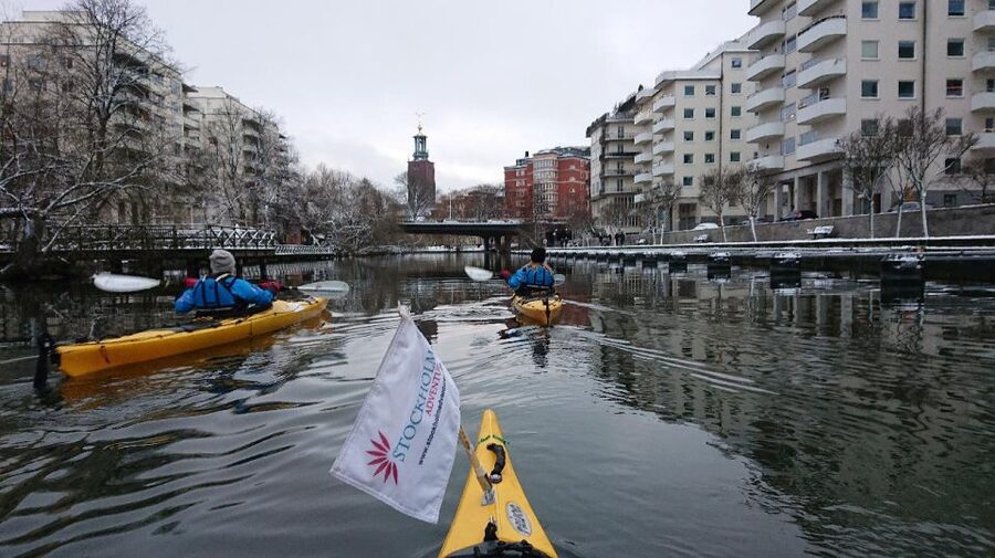 Stockholm: Winter City Kayaking Tour - Suiting up for cold water