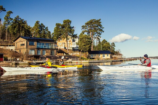 Stockholm: Winter Kayaking, Swedish Fika and hot Sauna Experience - Paddling through ice toward Vaxholm Fortress