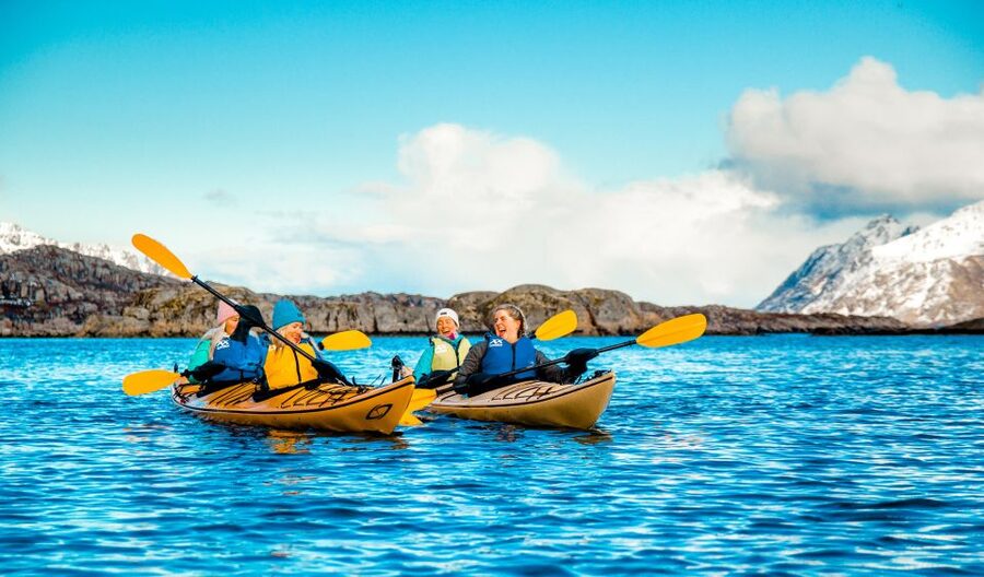 Svolvaer: 2-Hour Winter Kayaking Adventure - Learning the basics before you leave shore
