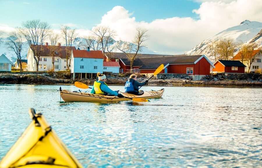 Svolvaer: 2-Hour Winter Kayaking Adventure - Weather is part of the decision