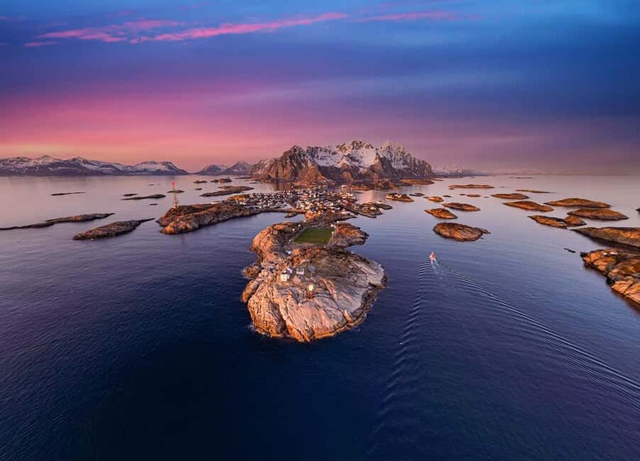 Svolvær and Henningsvær Sightseeing and History Tour - Key points at a glance