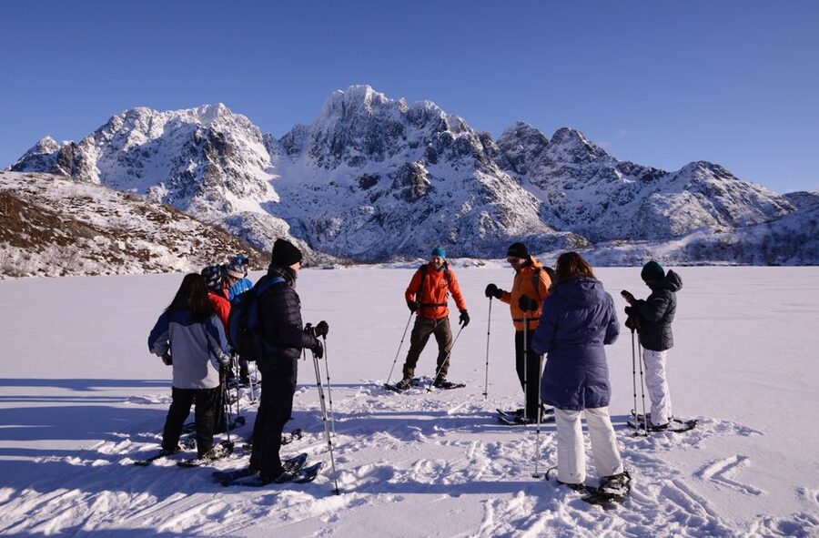 Svolvær: Snowshoe Nature Explorer - A three-hour walk through snowy Lofoten