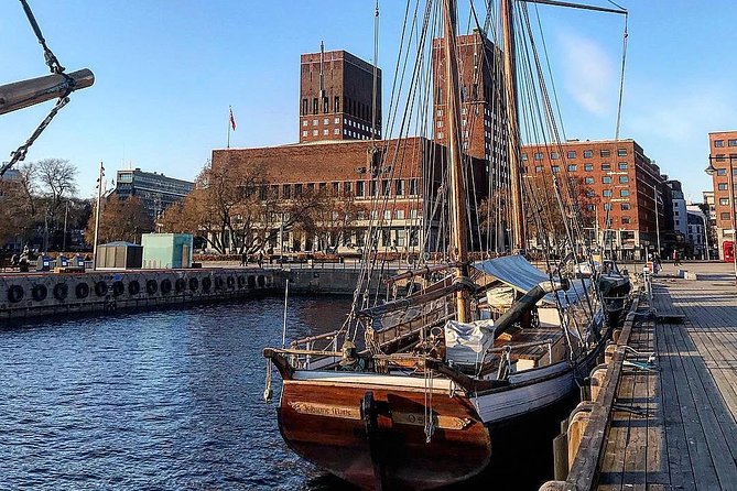 The Essential Oslo Private Walking Tour - An hour at Aker Brygge and Tjuvholmen