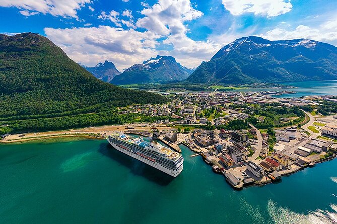 The Golden Train on Rauma Railway in Romsdalen - Is $74.14 a fair price?