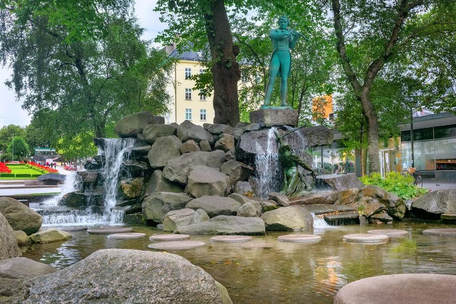 The influence of Bergen in Norways development, city tour - Pace, access, and practical comfort