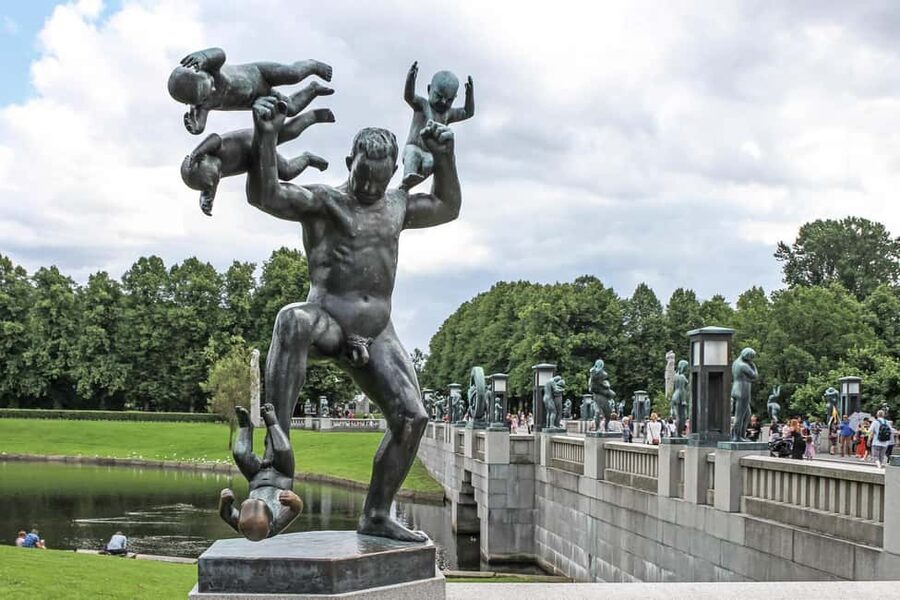 The Vigeland Park in Oslo: Insta-Perfect Walk with a Local - Key points at a glance