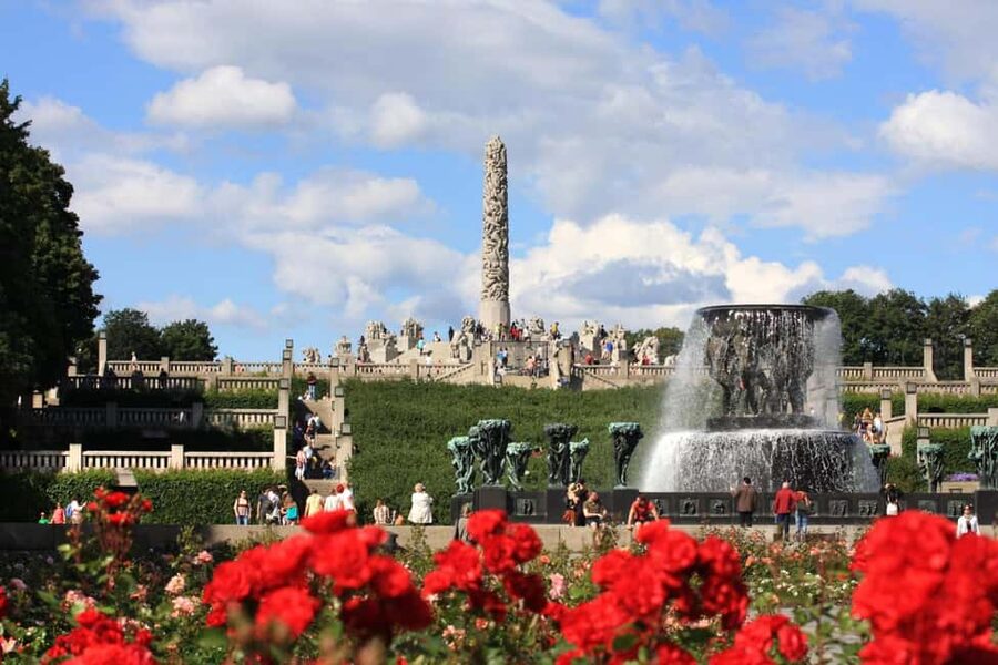 The Vigeland Park in Oslo: Insta-Perfect Walk with a Local - A local view of Frogner Park