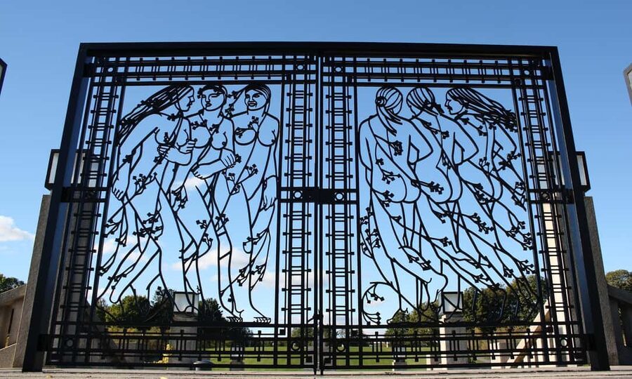 The Vigeland Park in Oslo: Insta-Perfect Walk with a Local - Maria’s practical touch