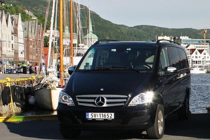 TRANSFER, STANDARD, 1-7 PAX: Bergen airport transfer - Arriving at the airport without a scramble