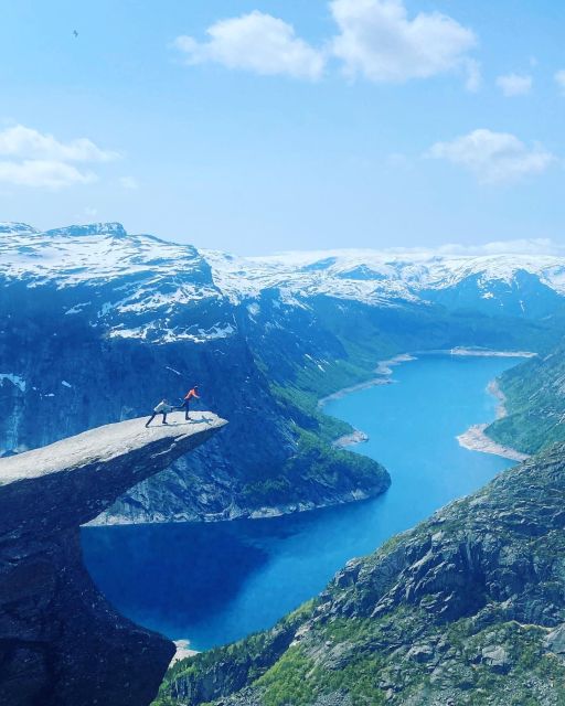 Trolltunga Helicopter & Waterfalss Sightseeing From Bergen - The Hardangerfjord helicopter flight