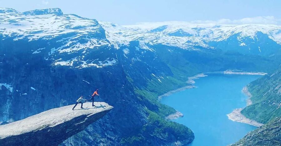 Trolltunga Helicopter & Waterfalss Sightseeing From Bergen - Lunch and the practical rhythm of the day