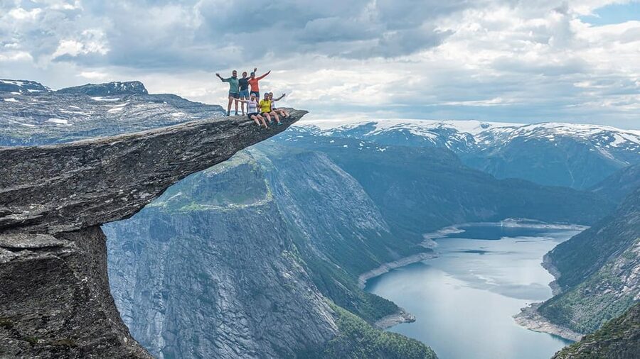 Trolltunga: Trolltunga Summer Hike - Reaching the Trolltunga ledge