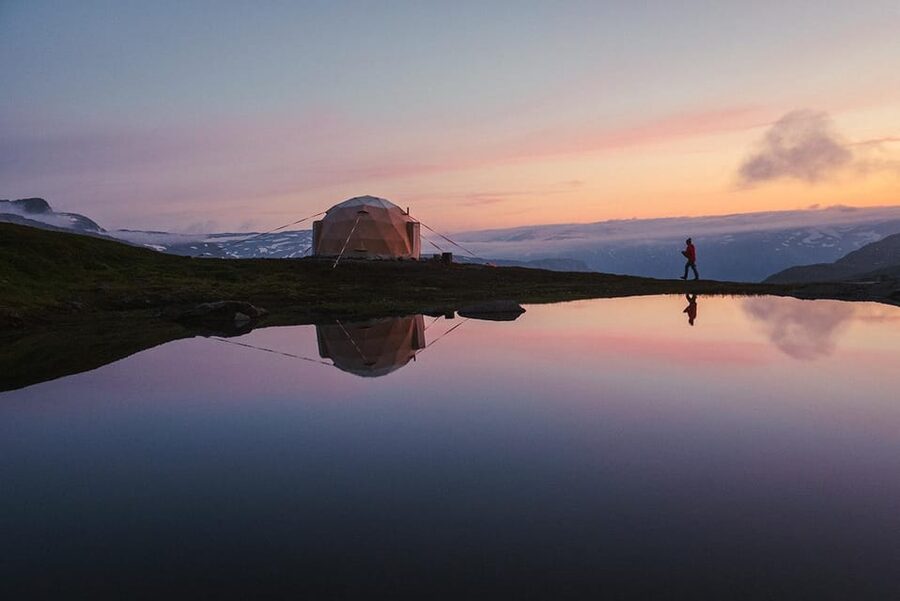 Trolltunga: Trolltunga Sunset Glamping - The hike through lakes, cliffs, and glacier views