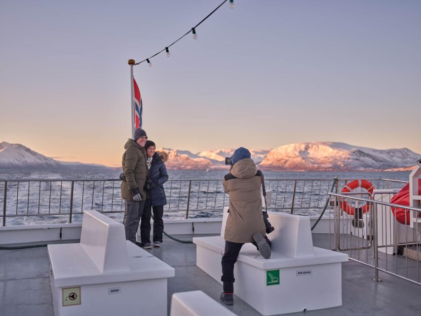 Tromsø: Arctic Fjord Cruise in Polar Landscapes - Wildlife watching with Daniel, Jana, and the crew