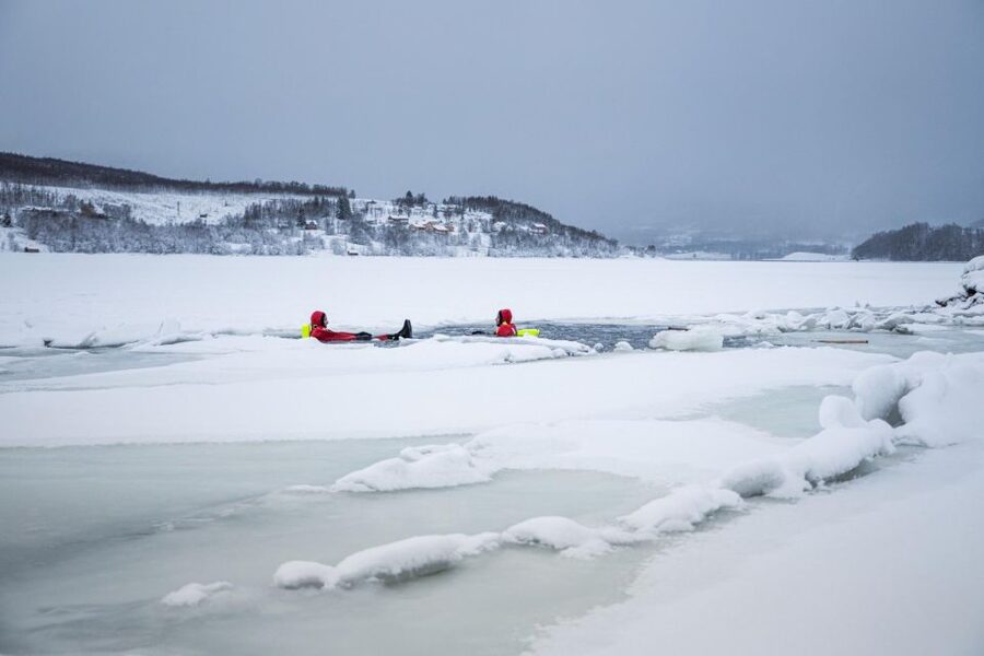 Tromsø: Arctic Floating with Snacks and Drinks - Photos Let You Leave Your Phone Behind