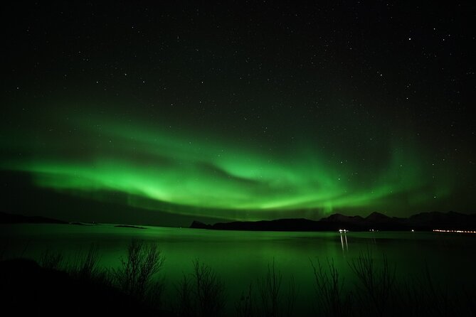 Tromso Aurora Chase by Minibus with Thermal Suit, Snack and Photo - What the thermal suit does, and what it does not do